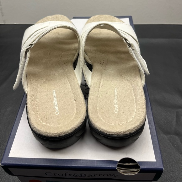 Women’s Croft & Barrow sandals - Size 7 - worn once/like new in box - Picture 2 of 5